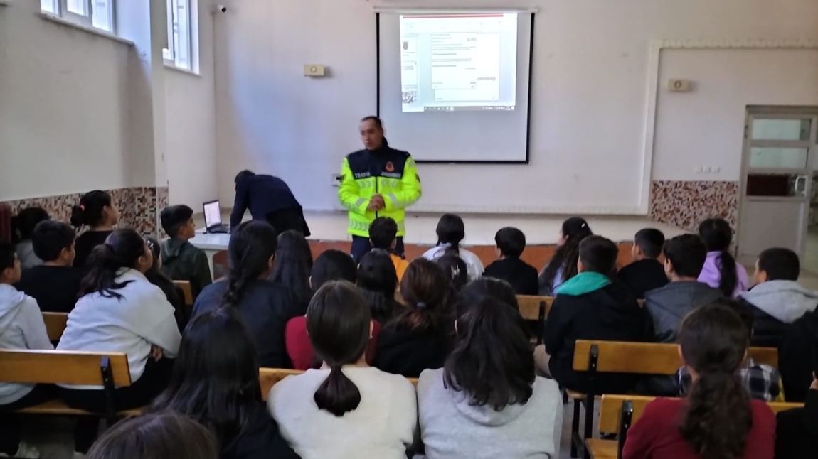 Okulumuzda Trafik Eğitimi Verildi